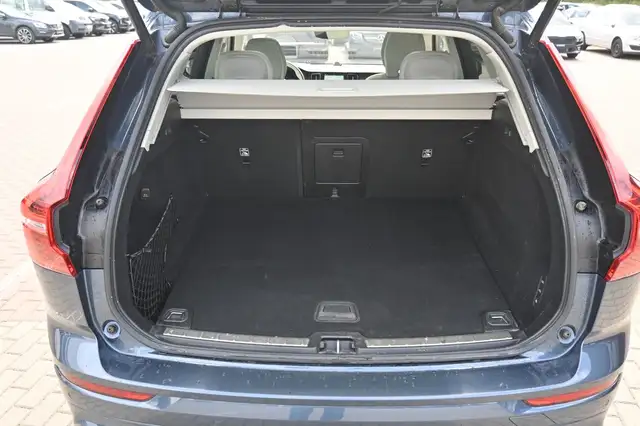 Volvo XC60 view 9