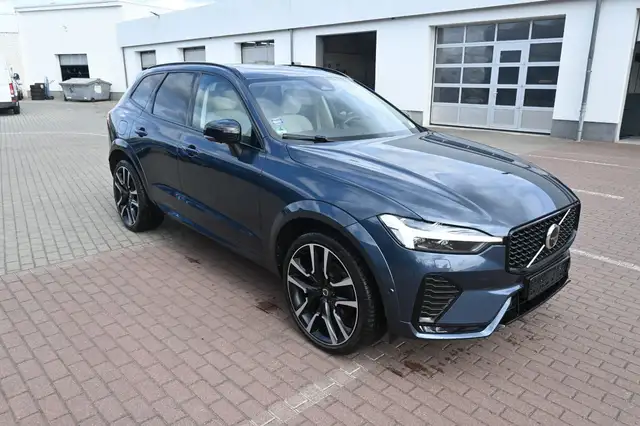 Volvo XC60 view 5