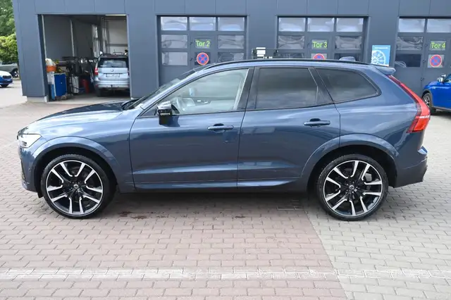 Volvo XC60 view 2