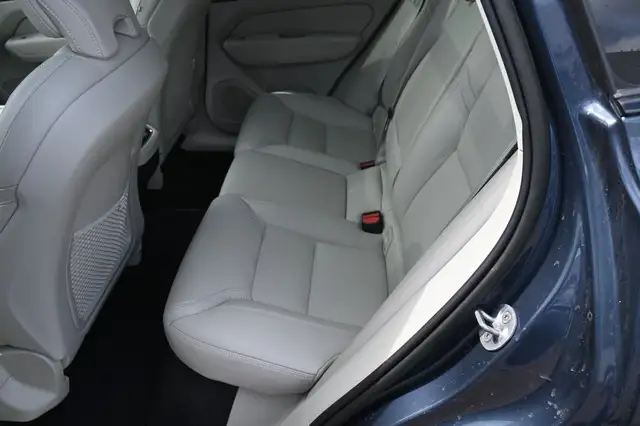 Volvo XC60 view 13