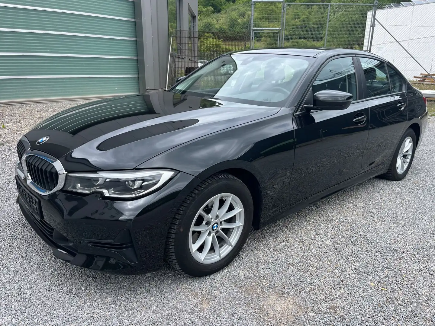 BMW 320 d Advantage / Navi / Kamera / Unfallfrei Schwarz - 1
