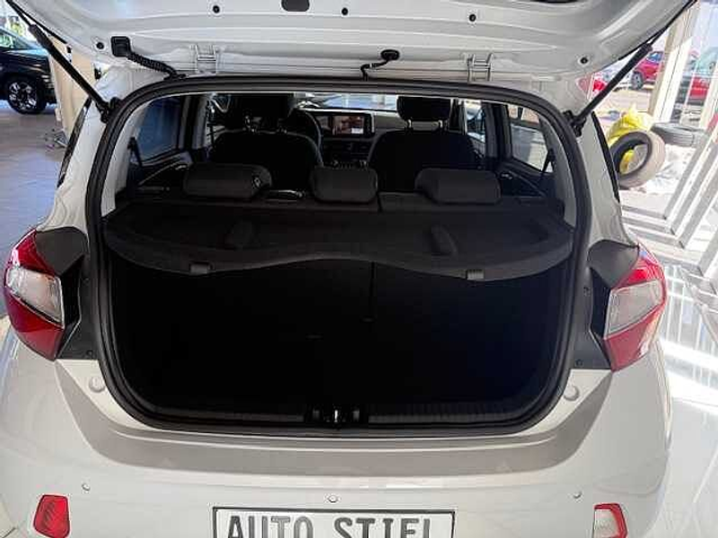 Hyundai i10 1.2 AMT Comfort Plus*Navi*Klimaa.*PDC*Kamera — photo 7