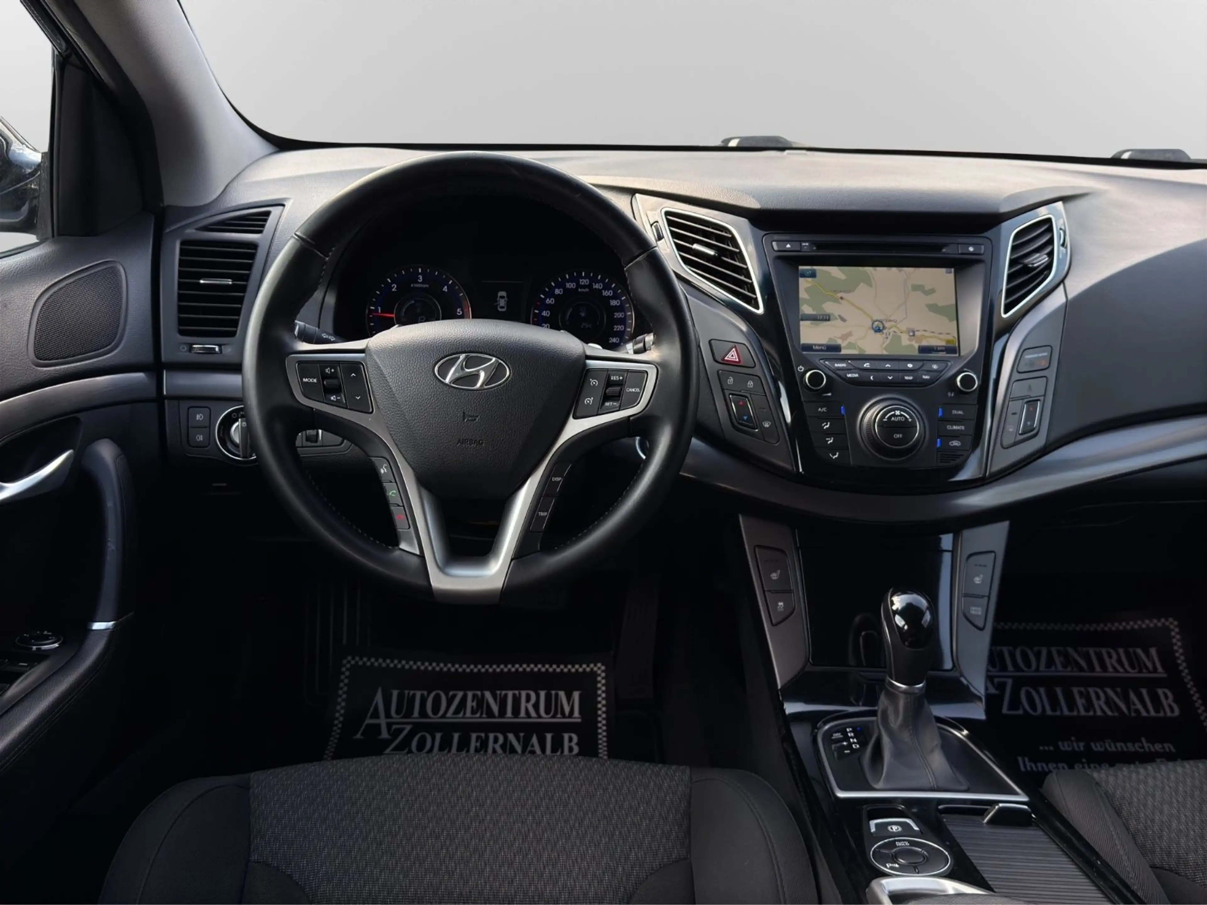 Hyundai i40 1.7 CRDi Autom. Style *NAVI*KAMERA*KEYLESS* — photo 13