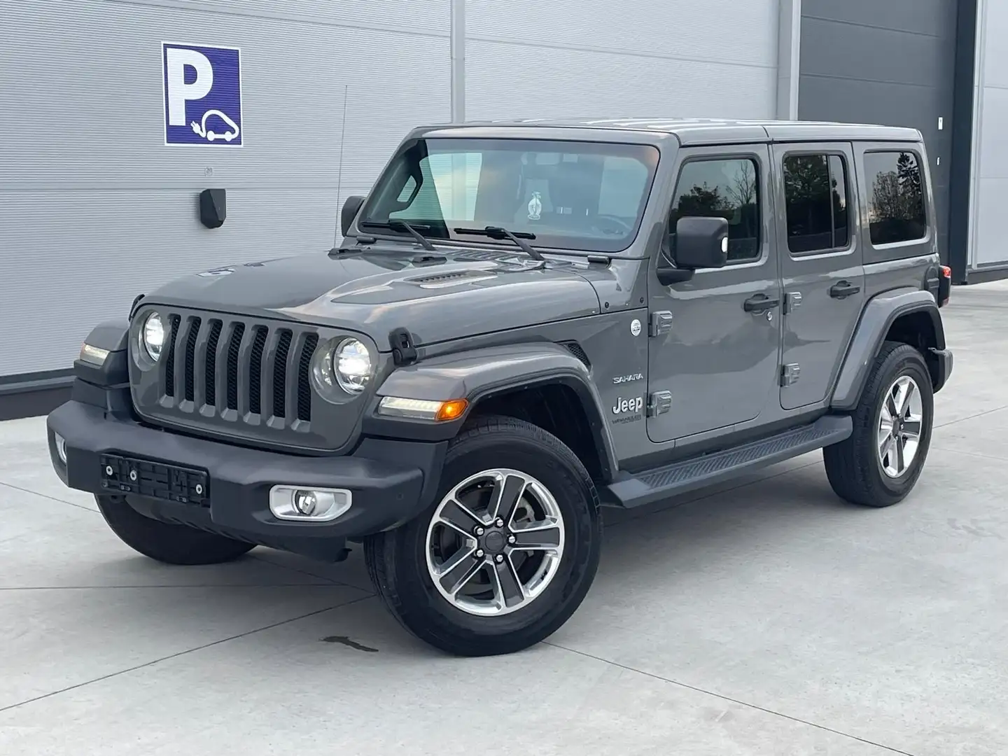 Jeep Wrangler 2.2 MultiJet II Sahara*TVA*CARPLAY*UTILITAIRE Grijs - 1