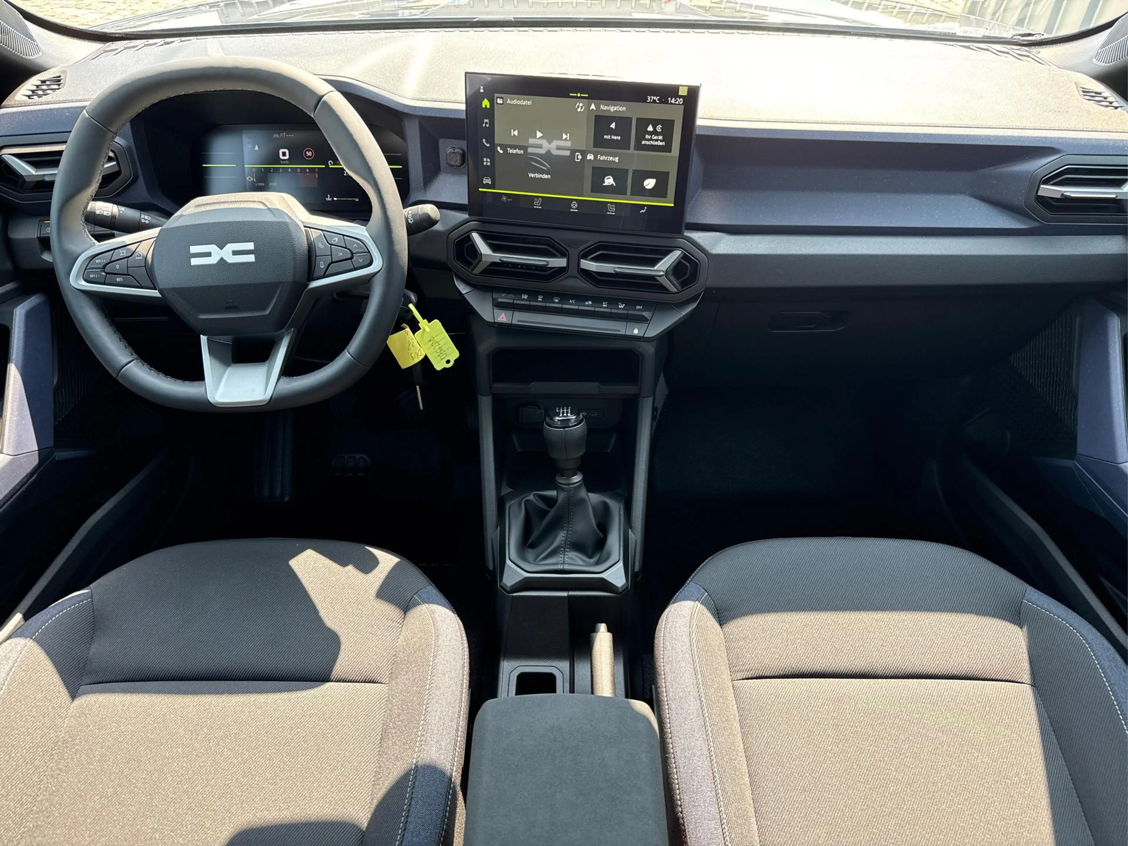 Dacia Duster Expression-Mild hybrid TCe -103 kW / 140 PS-6 G... — photo 7