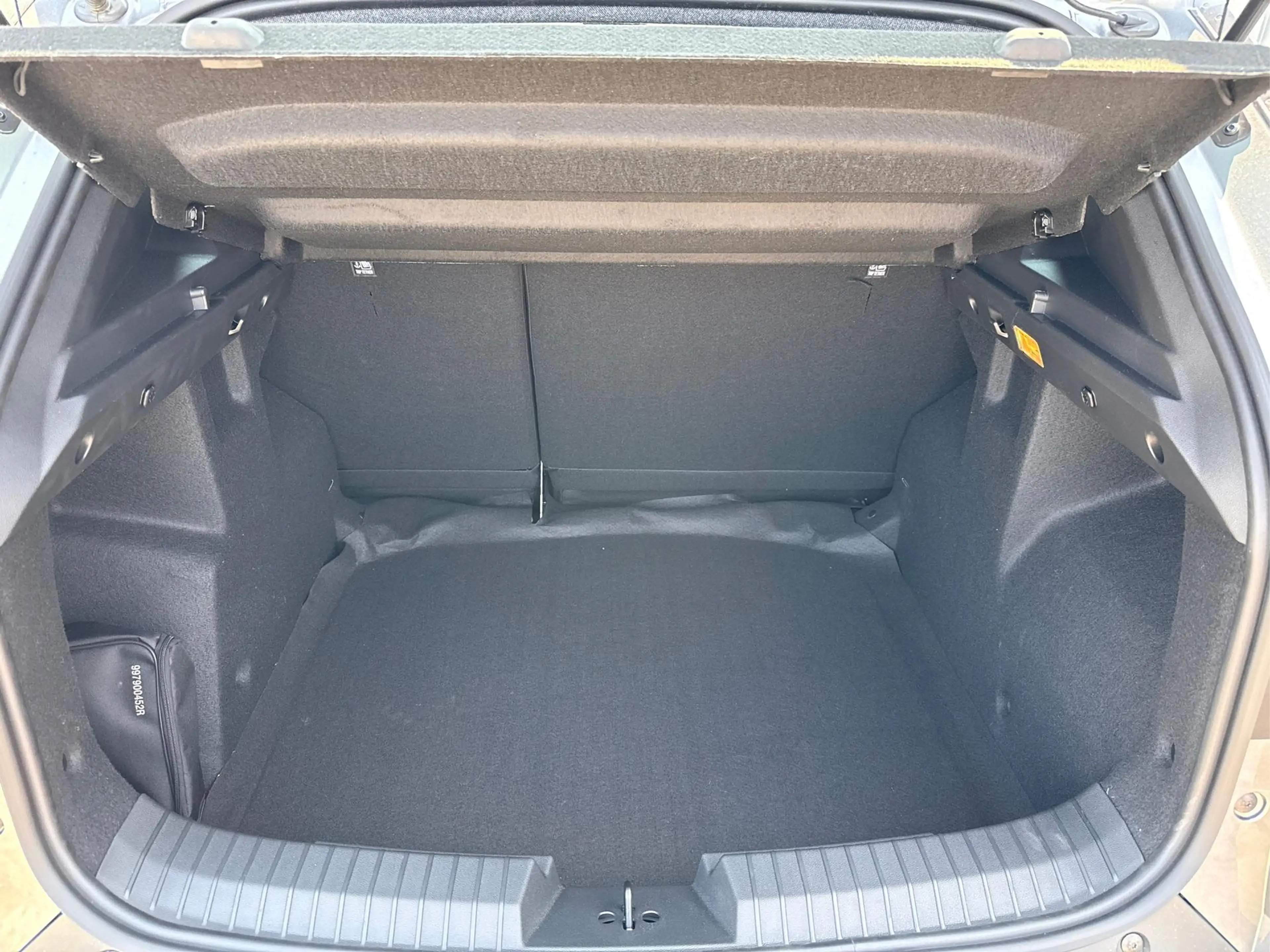 Dacia Duster Expression-Mild hybrid TCe -103 kW / 140 PS-6 G... — photo 10