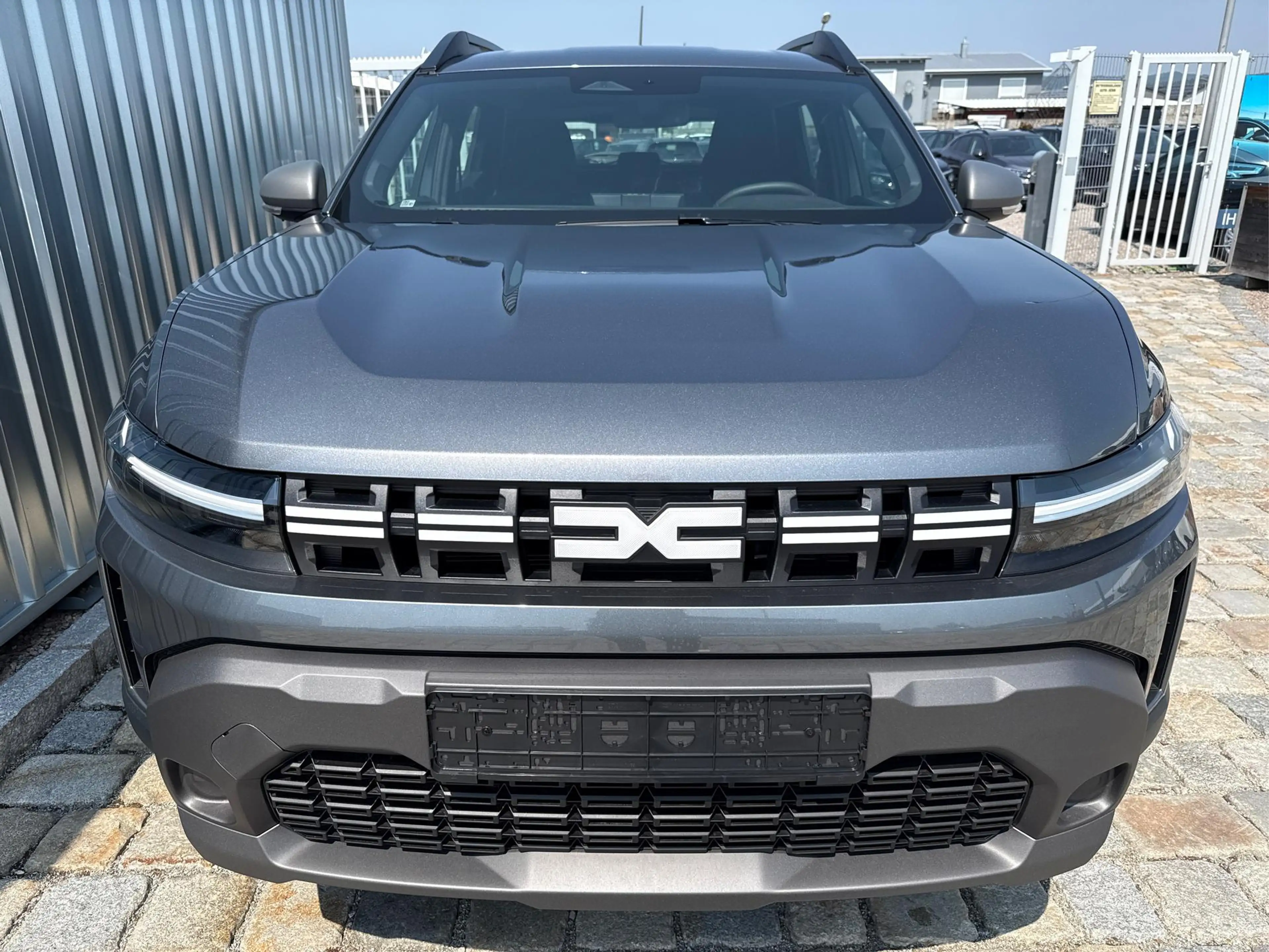 Dacia Duster Expression-Mild hybrid TCe -103 kW / 140 PS-6 G... — photo 2