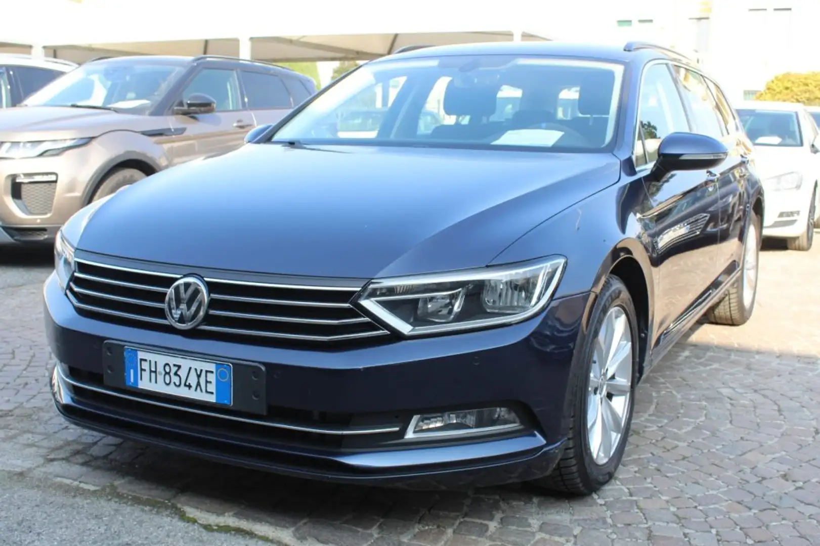 Volkswagen Passat Variant 1.6 TDI DSG Comfortline Bleu - 1