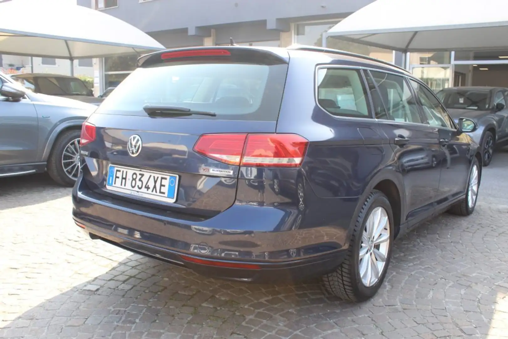 Volkswagen Passat Variant 1.6 TDI DSG Comfortline Bleu - 2