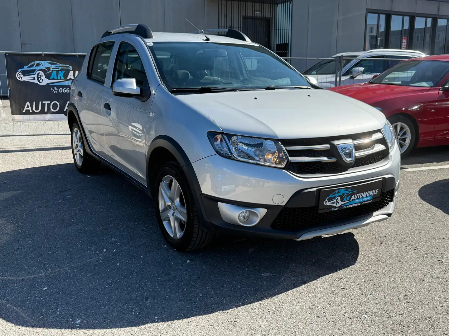 Dacia Sandero Stepway dCi 90 Grau - 1