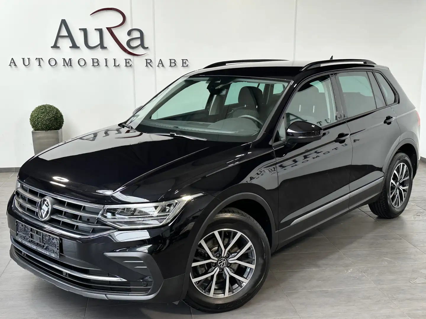 Volkswagen Tiguan 1.5 TSI DSG Life LED+ACC+KAMERA+KEYLESSGO Schwarz - 1