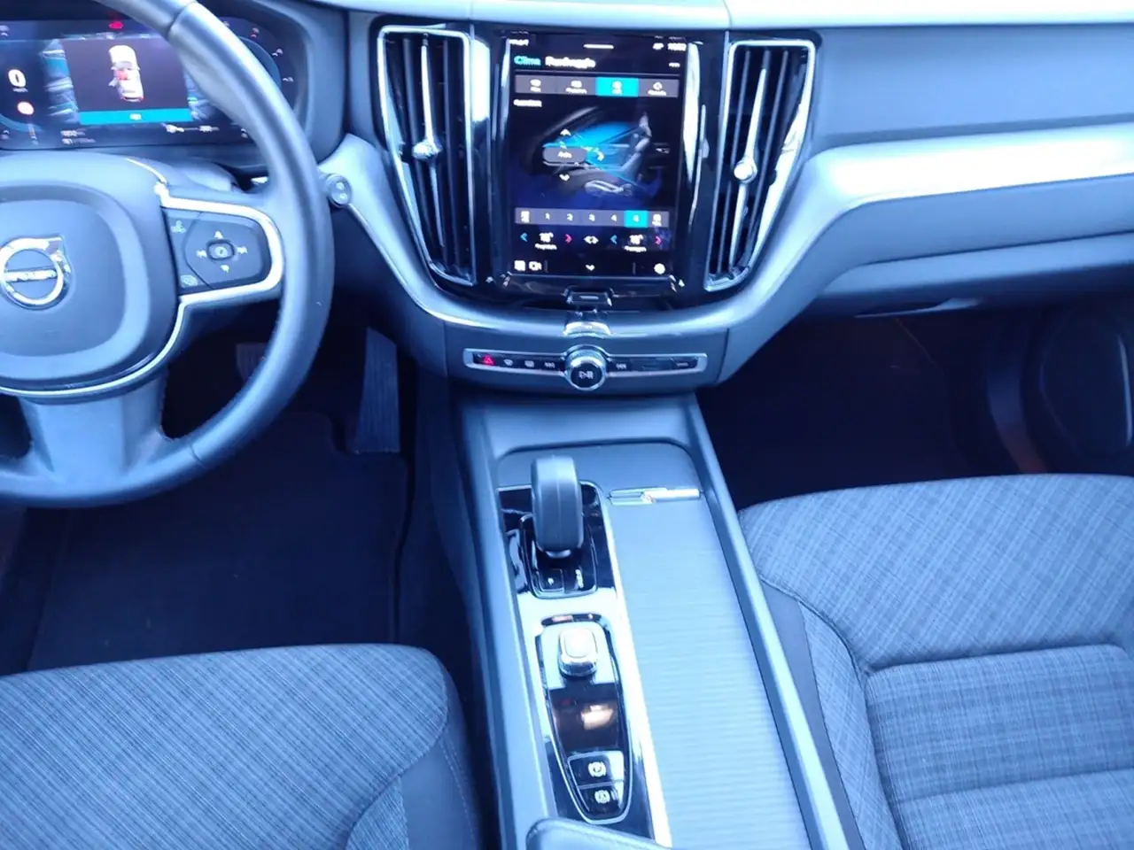 Volvo XC60 B4 (d) AWD automatico Core, миниатюра 12