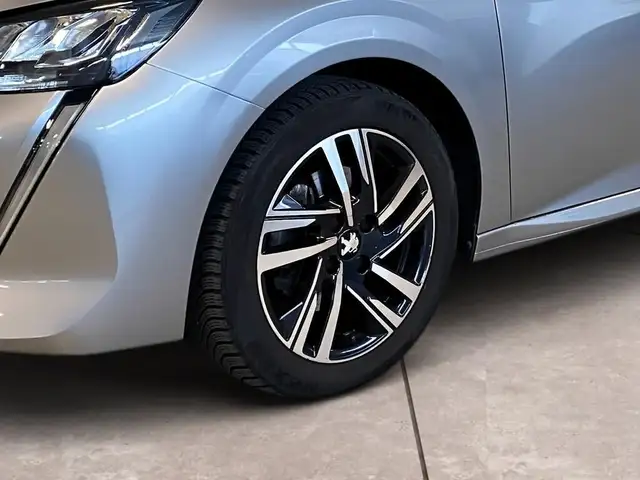 Peugeot 208 view 15