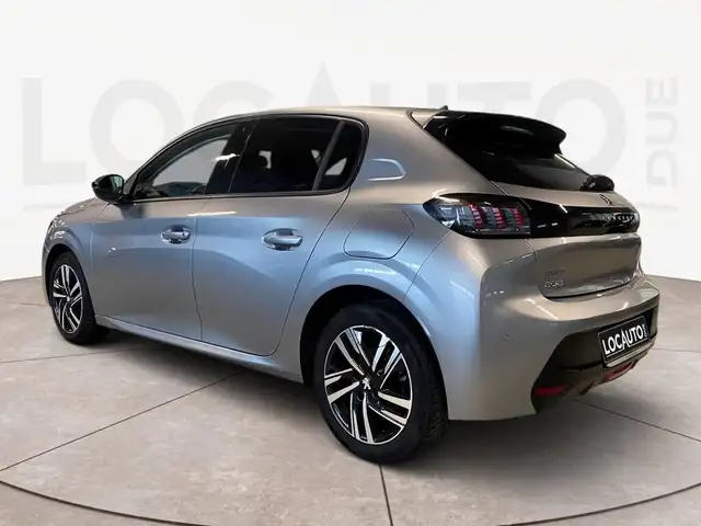 Peugeot 208 view 5