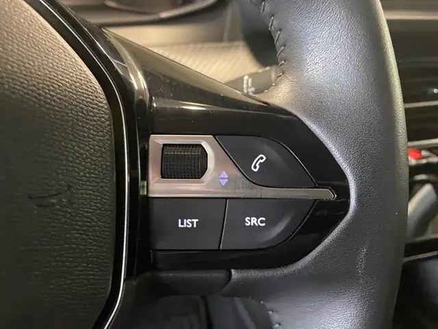 Peugeot 208 view 14