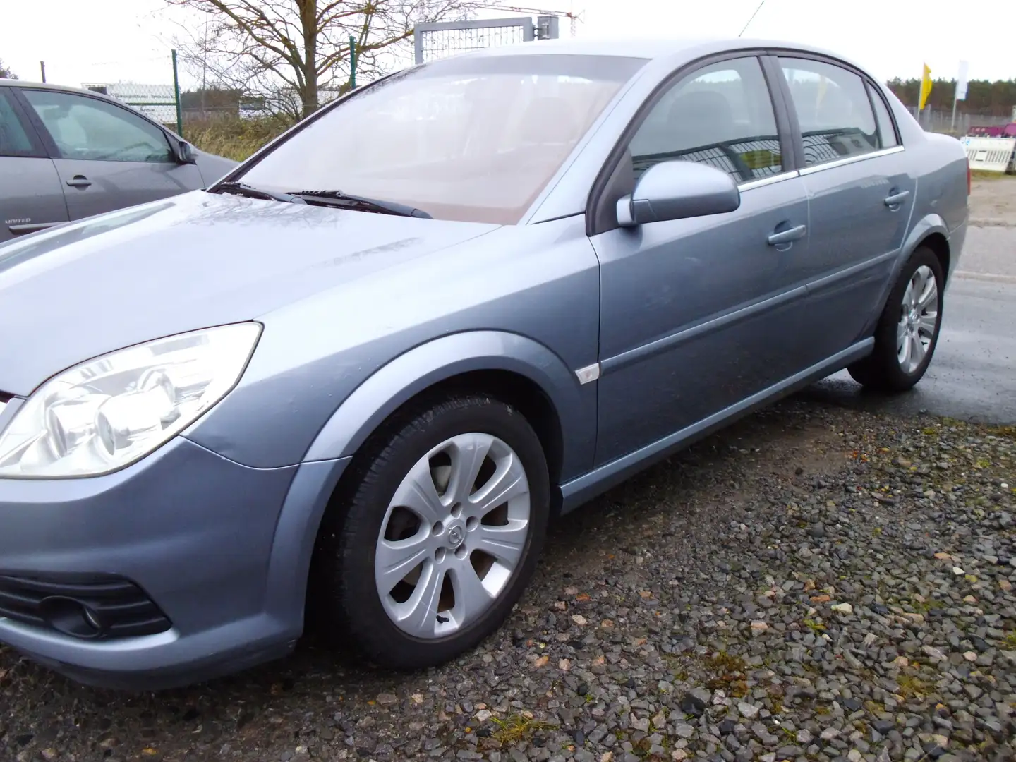 Opel Vectra 1.6 Edition Plus/1.Hand/Teilleder/Klimaautomatik Silber - 2
