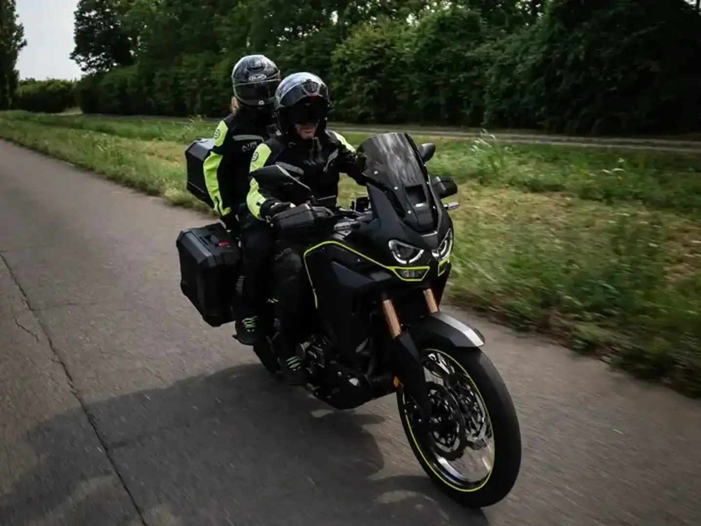 Honda CRF 1100 Noleggio, 1° pieno gratis Nero - 1