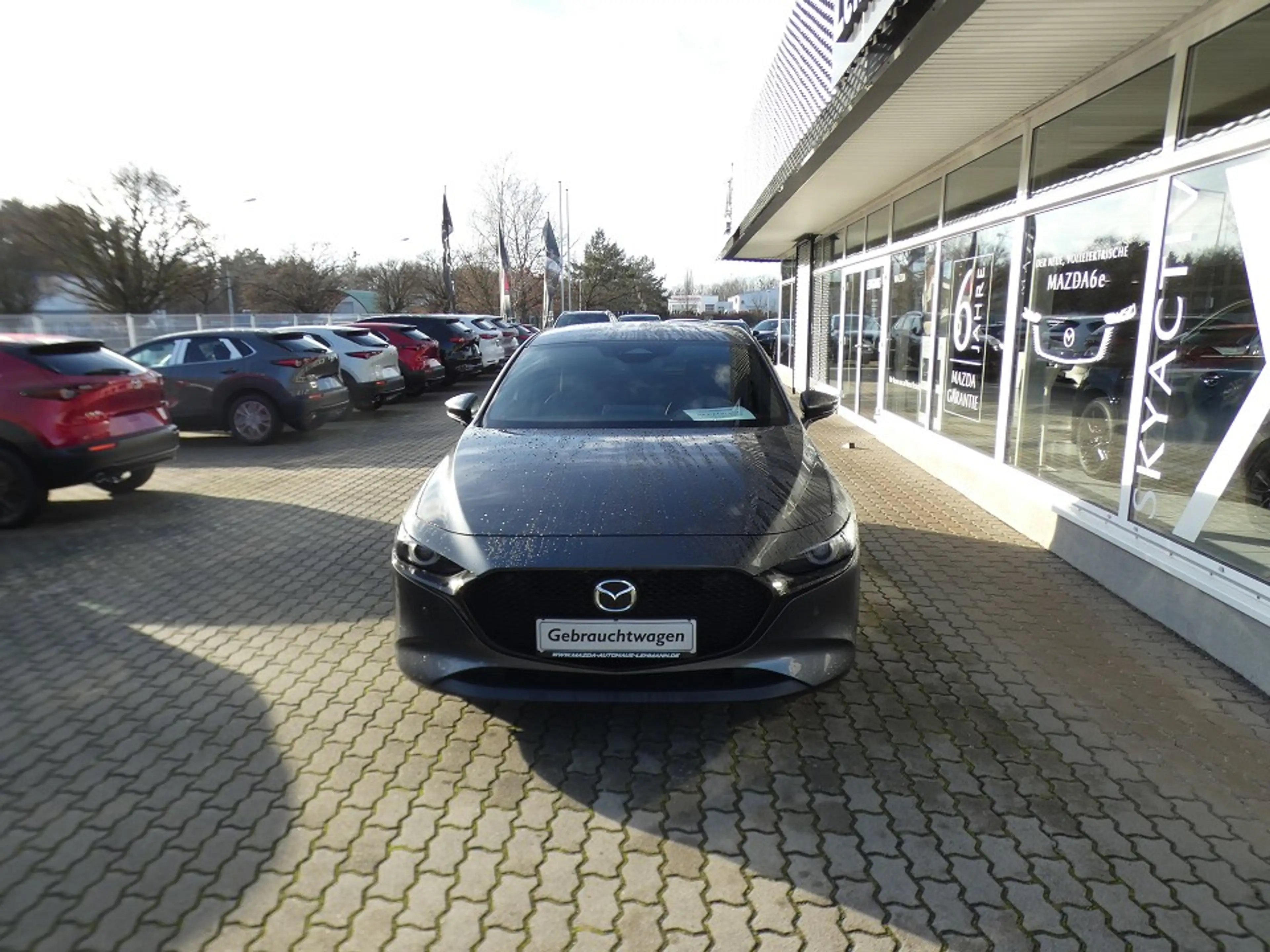 Mazda 3 2.5L e-SKYACTIV G 140ps 6MT FWD Takumi — photo 3