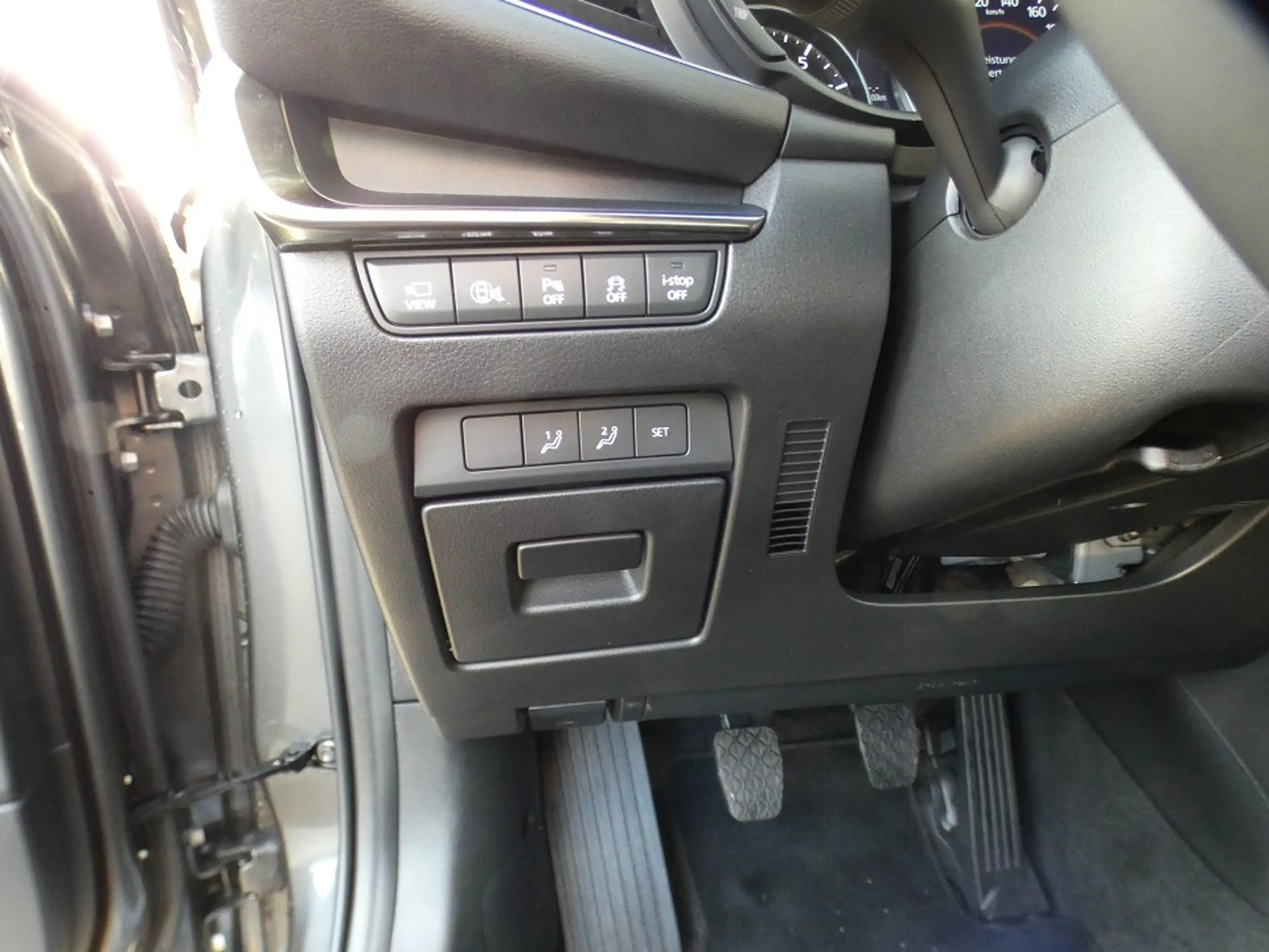 Mazda 3 2.5L e-SKYACTIV G 140ps 6MT FWD Takumi — photo 14