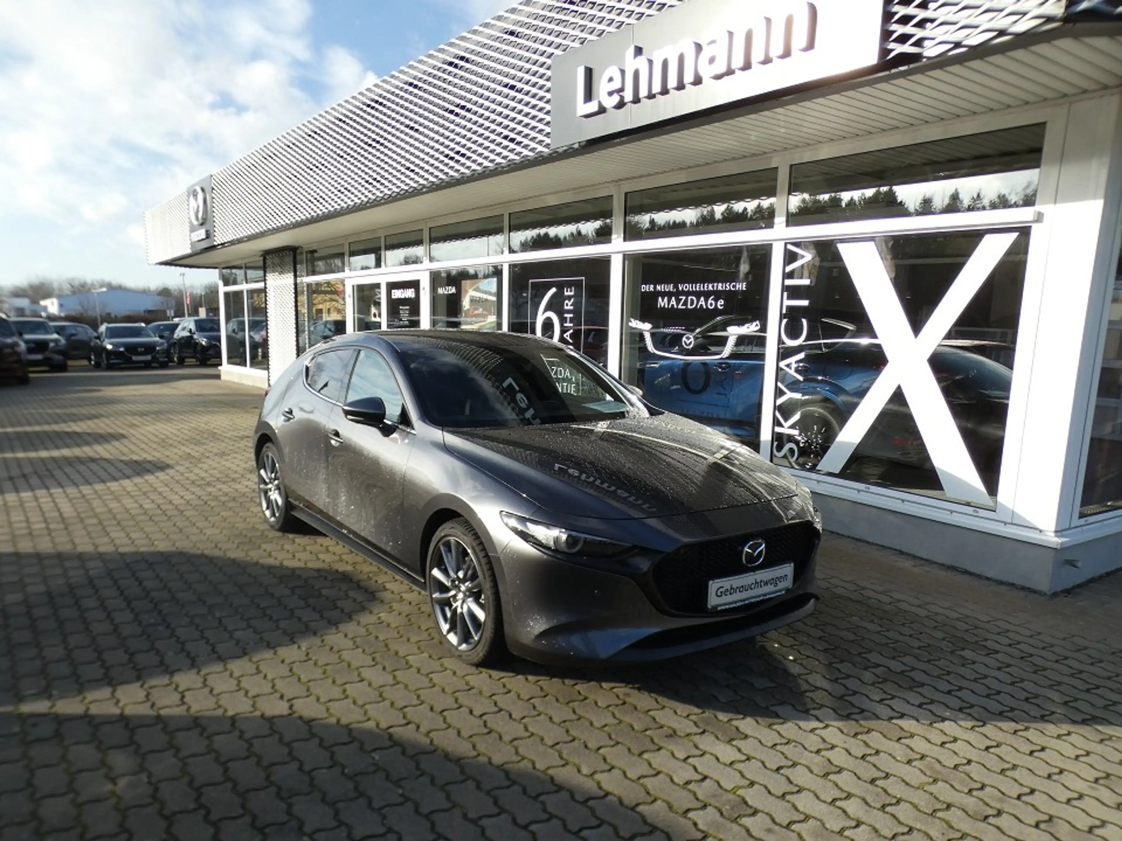 Mazda 3 2.5L e-SKYACTIV G 140ps  6MT FWD Takumi