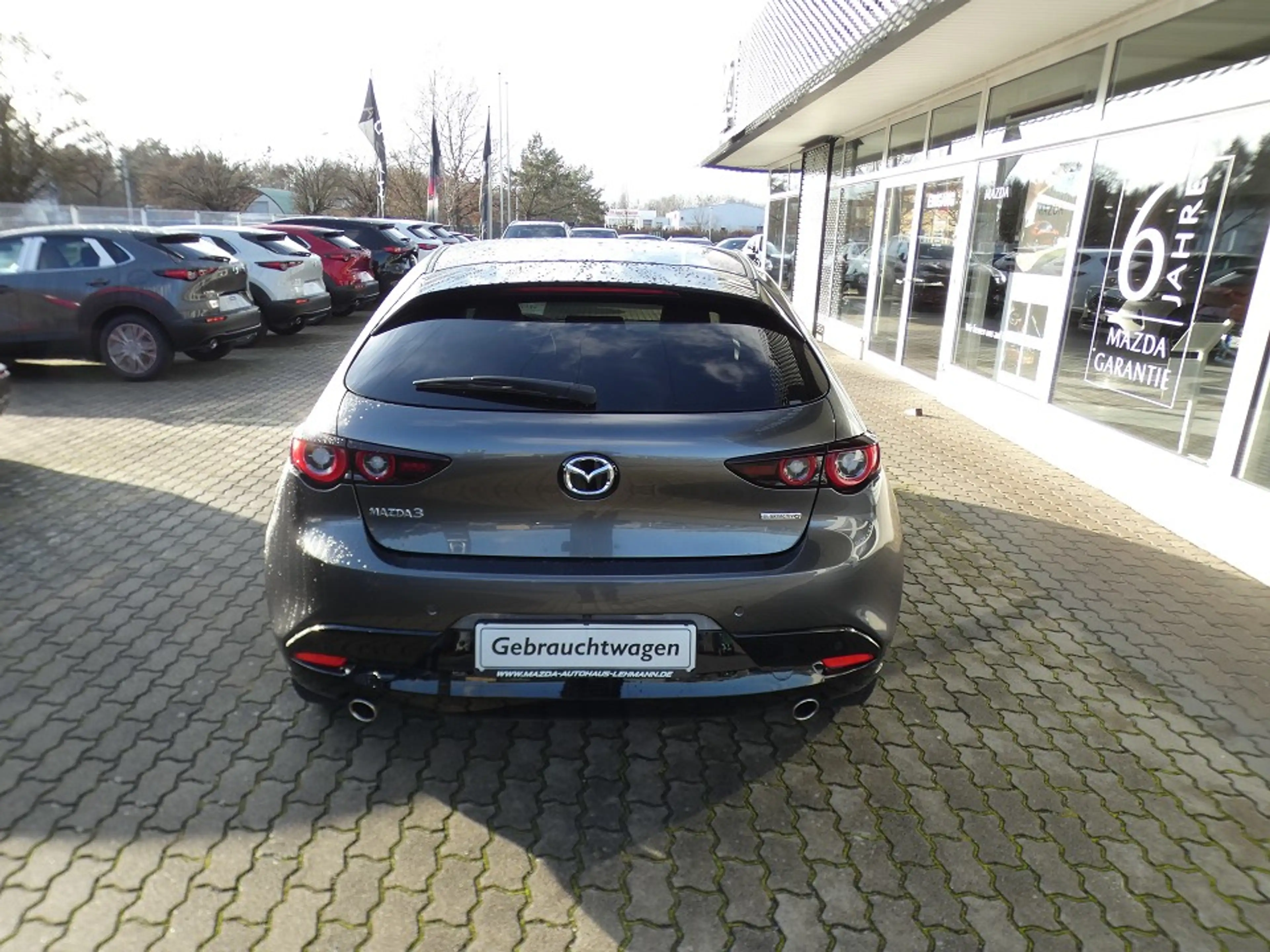 Mazda 3 2.5L e-SKYACTIV G 140ps 6MT FWD Takumi — photo 6