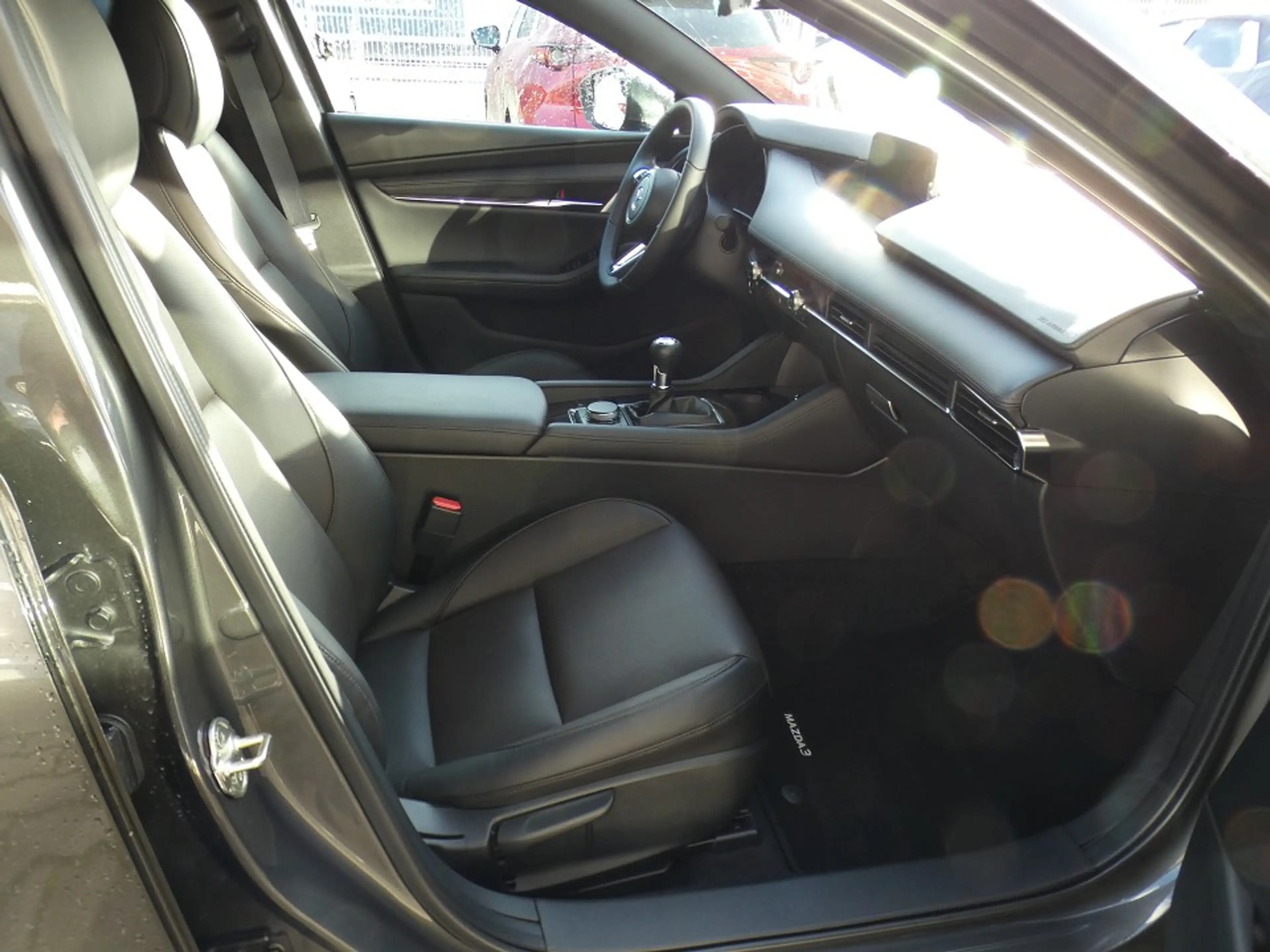 Mazda 3 2.5L e-SKYACTIV G 140ps 6MT FWD Takumi — photo 8