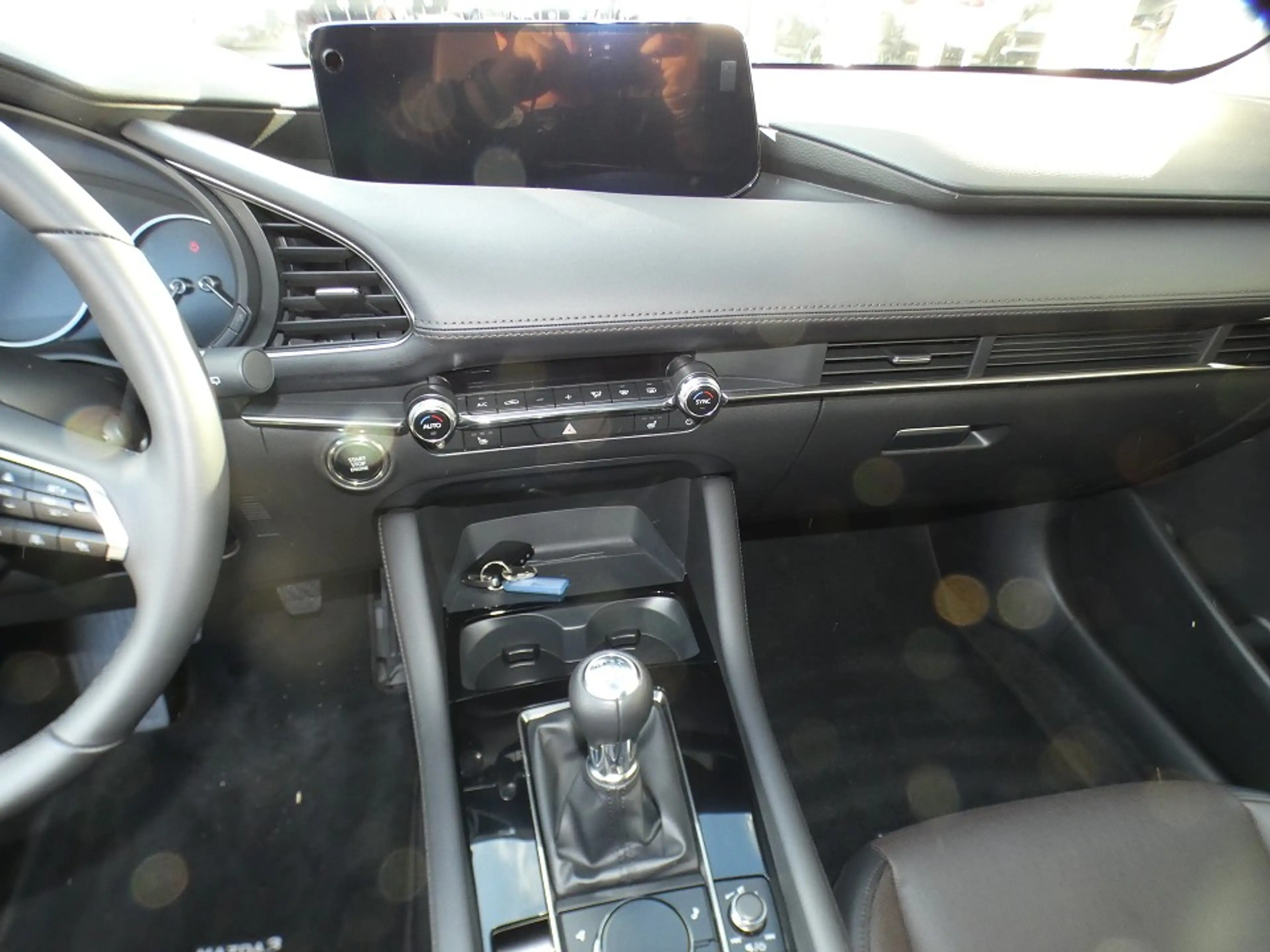 Mazda 3 2.5L e-SKYACTIV G 140ps 6MT FWD Takumi — photo 12