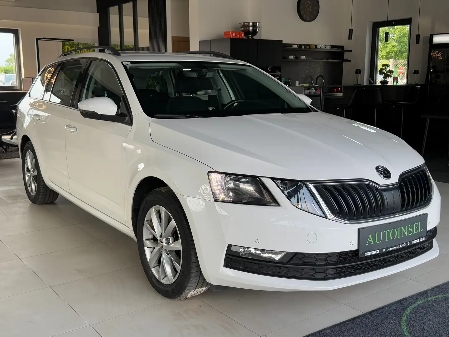 Skoda Octavia DSG 1. Besitz, Navi, ACC Blanc - 2