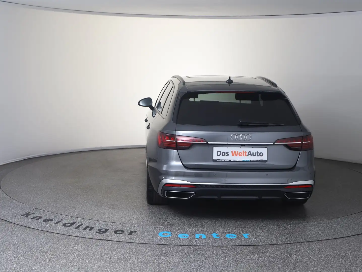 Audi A4 35 TDI Grau - 2