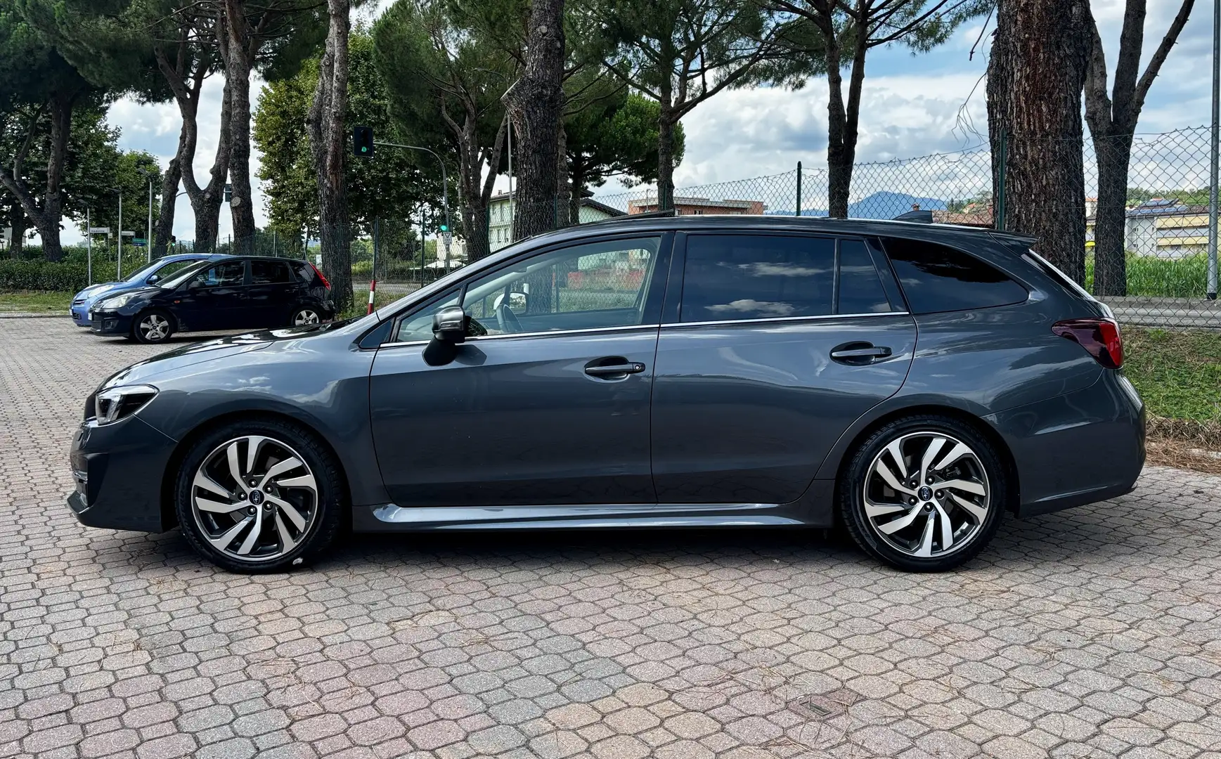 Subaru Levorg Levorg 2019 2.0i Premium lineartronic Grey - 2