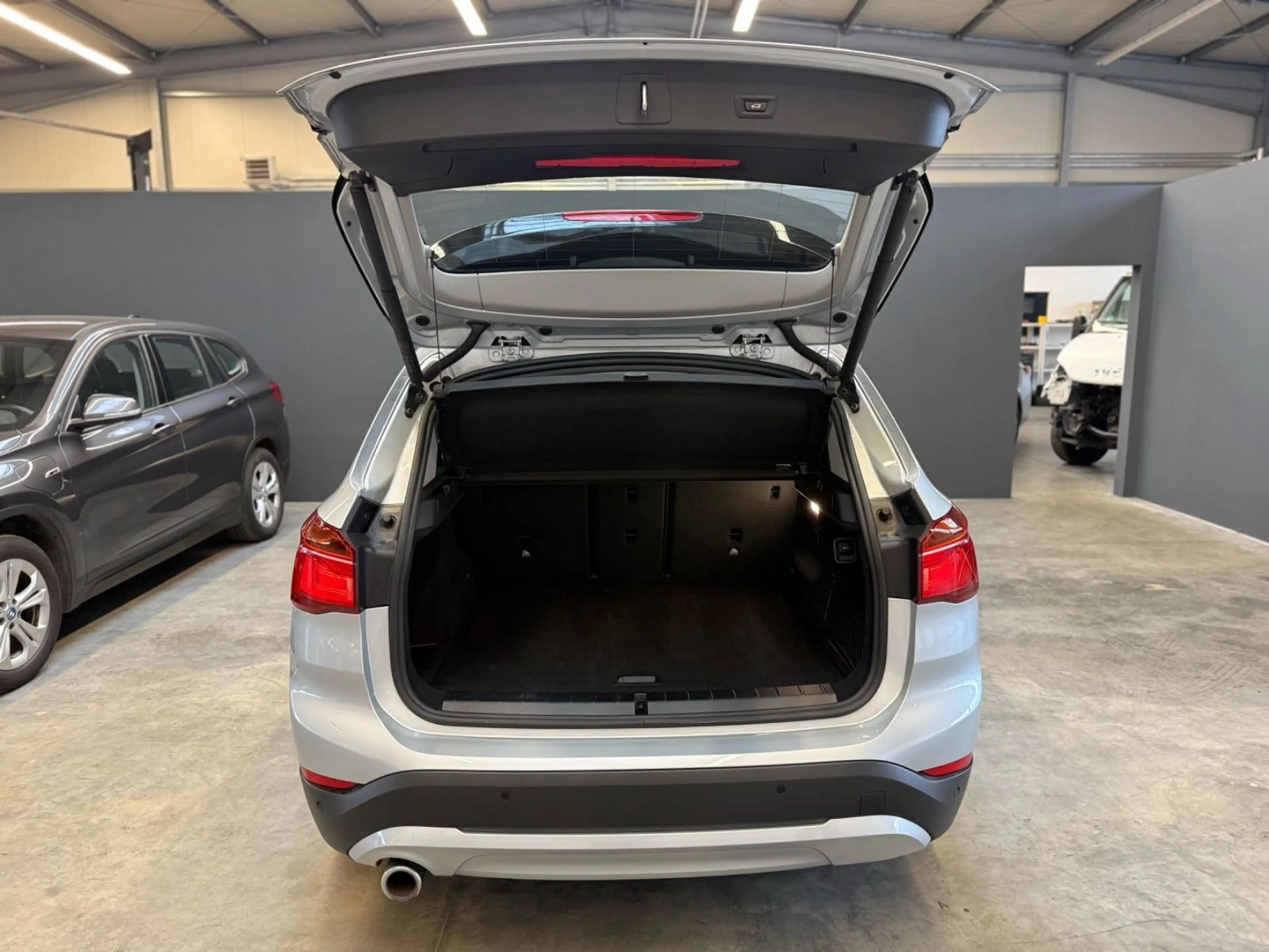 BMW X1 xDrive 25 e Navi/PDC/1. Hand — photo 14