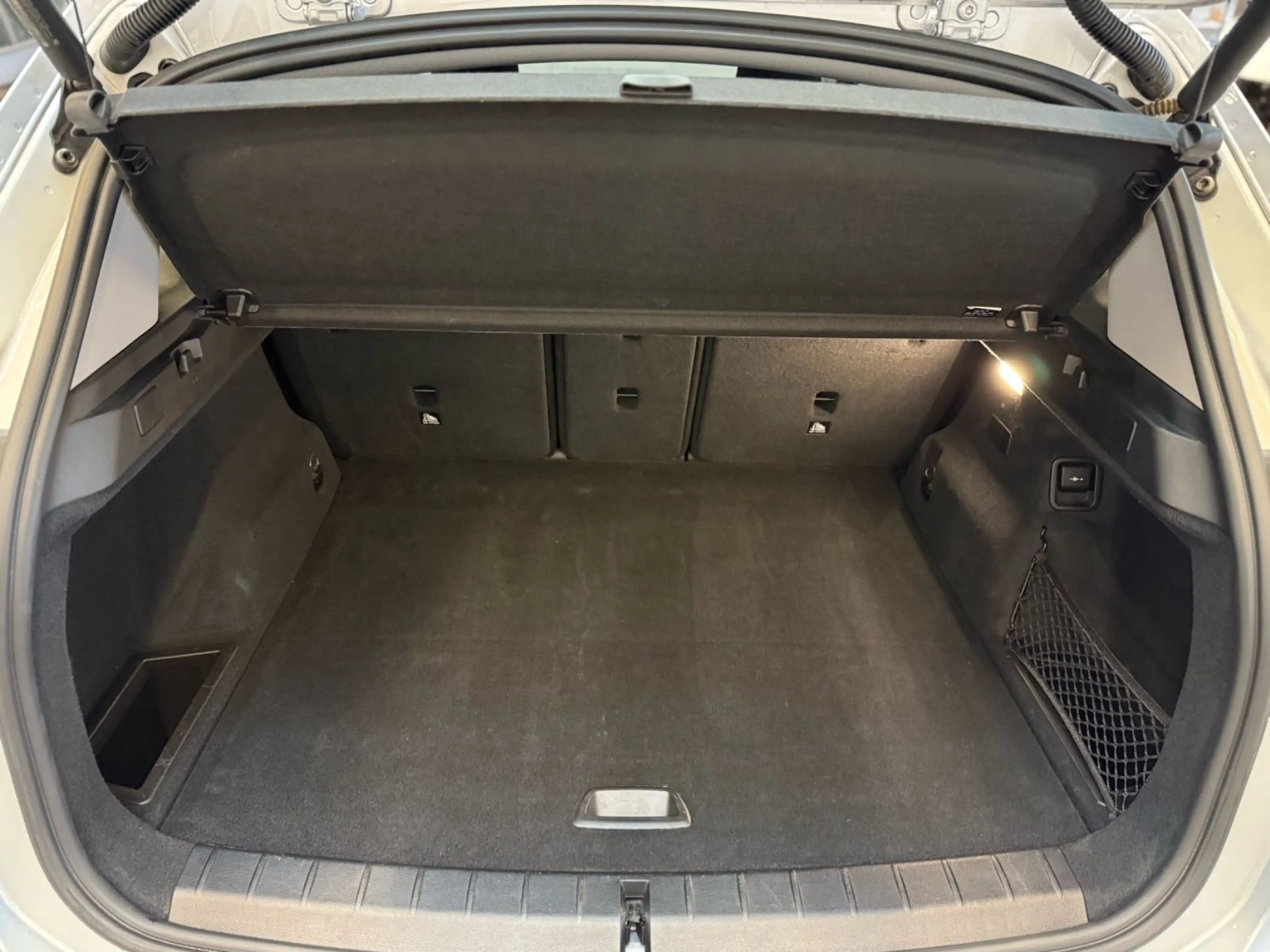 BMW X1 xDrive 25 e Navi/PDC/1. Hand — photo 15