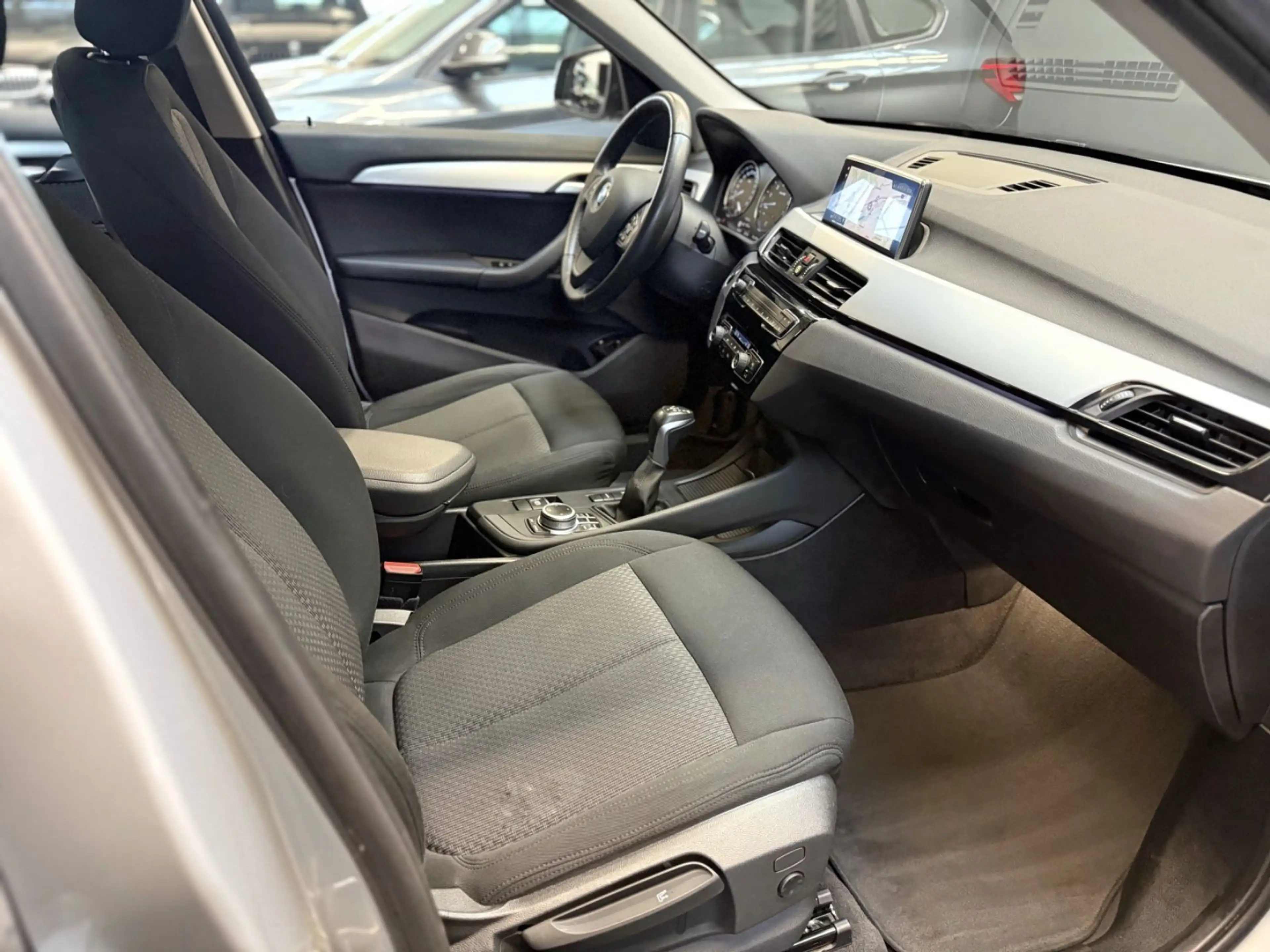 BMW X1 xDrive 25 e Navi/PDC/1. Hand — photo 10