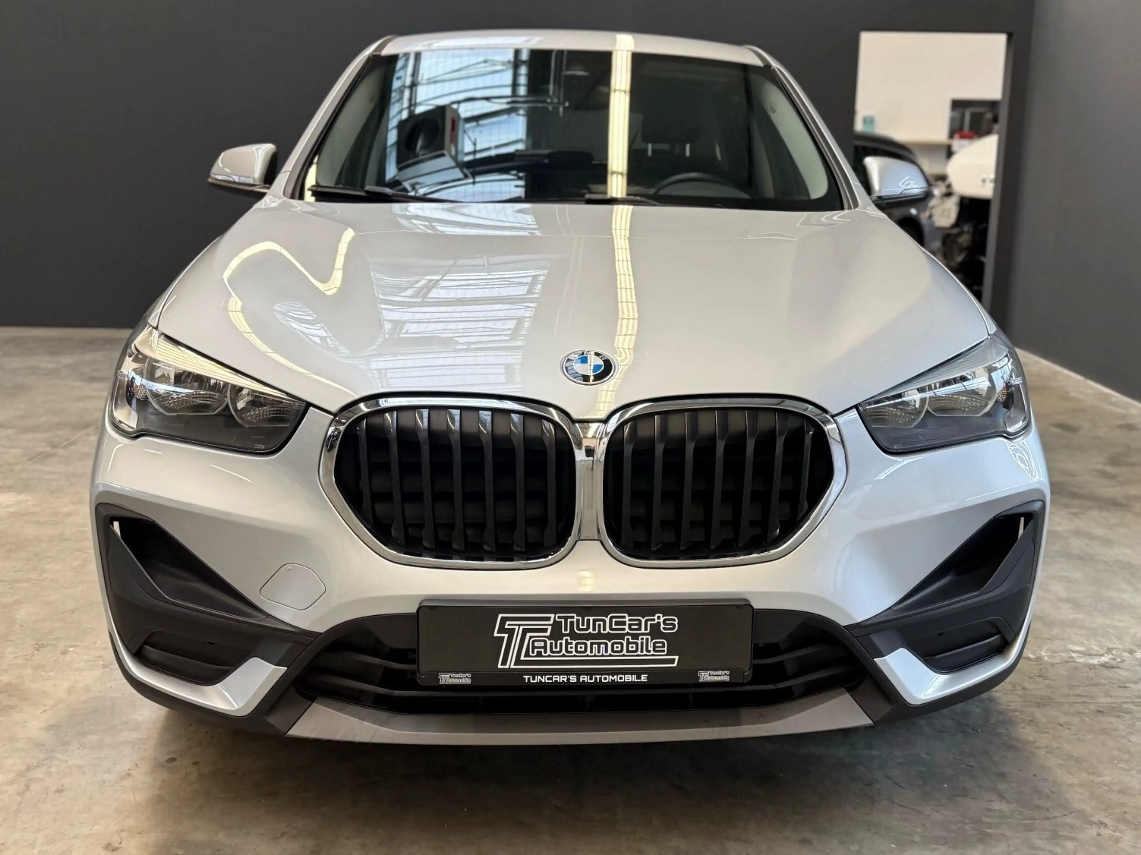 BMW X1 xDrive 25 e Navi/PDC/1. Hand — photo 8