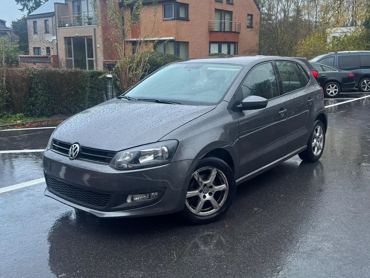 Volkswagen Polo Polo 1.2i Trendline Gris - 2