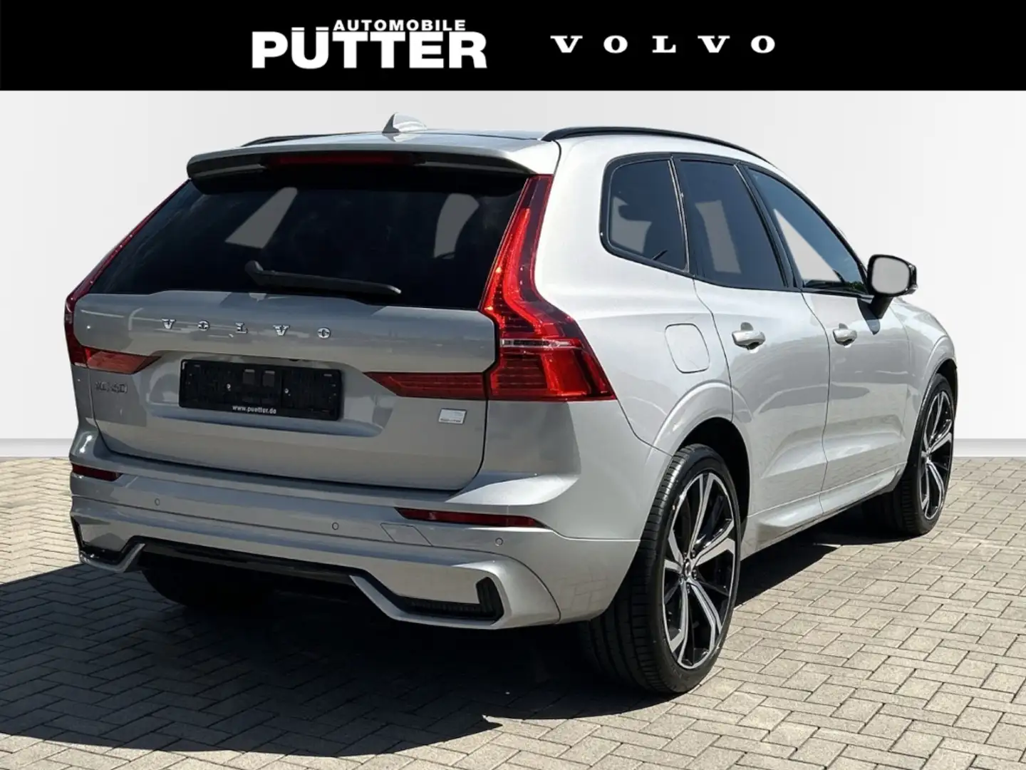 Volvo XC60 Recharge T6 AWD R-Design 21'' AHK Rückfahrkam. ACC Silber - 2