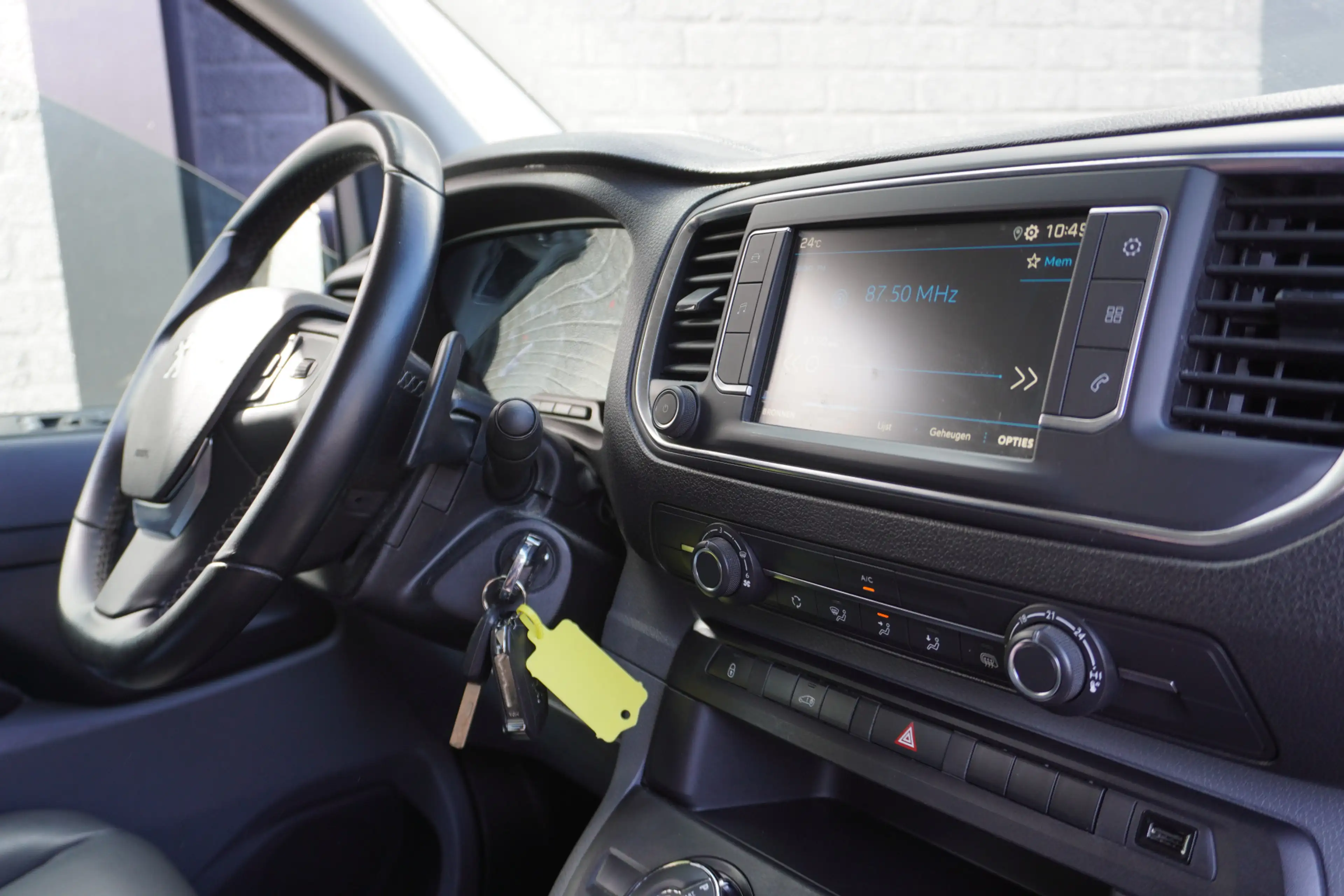 Peugeot Expert 2.0 BlueHDI L2 145PK AUTOMAAT EURO 6 - Airco - PDC — photo 3