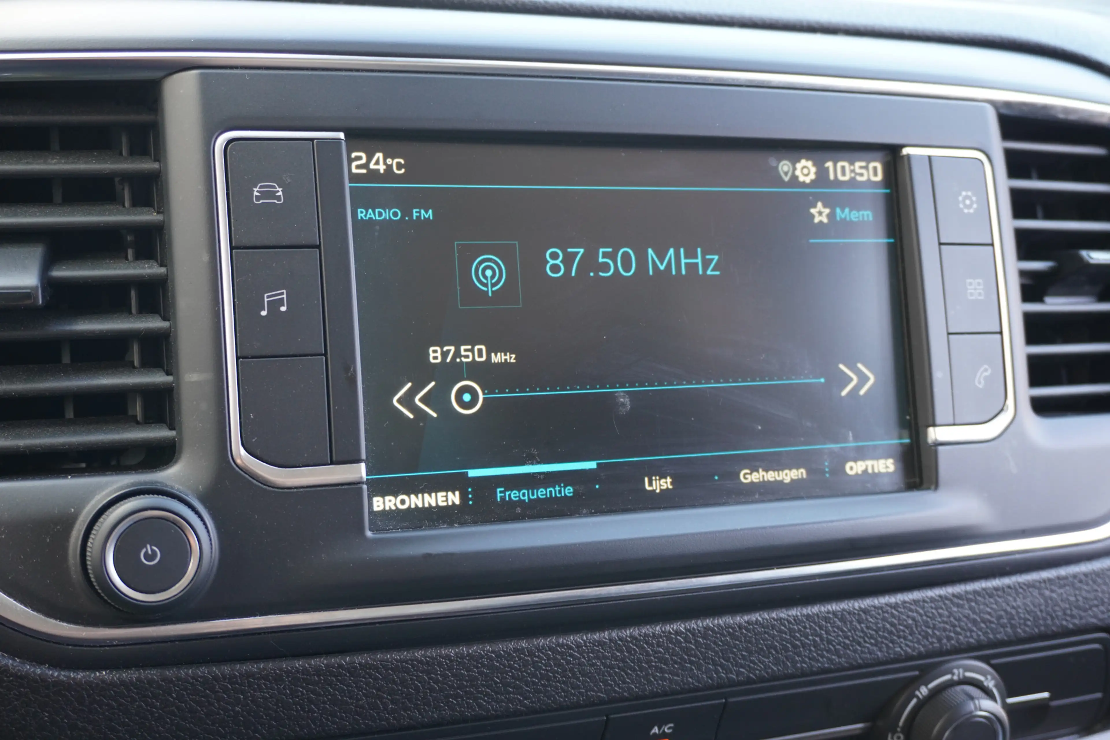 Peugeot Expert 2.0 BlueHDI L2 145PK AUTOMAAT EURO 6 - Airco - PDC — photo 12
