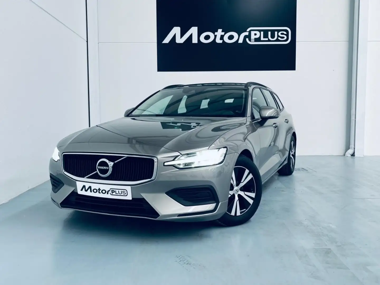 Volvo V60 D3 Inscription Aut. Beige - 2