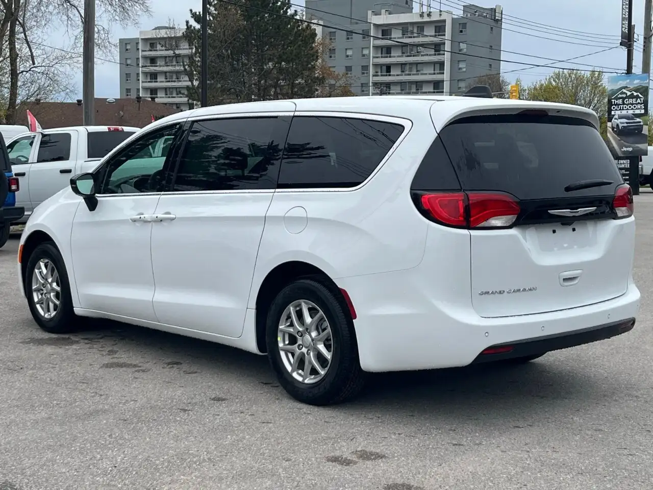 Chrysler Grand Caravan снимка Chrysler Grand Caravan