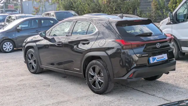 Lexus Ux view 3