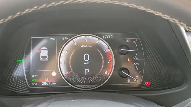Lexus Ux view 10