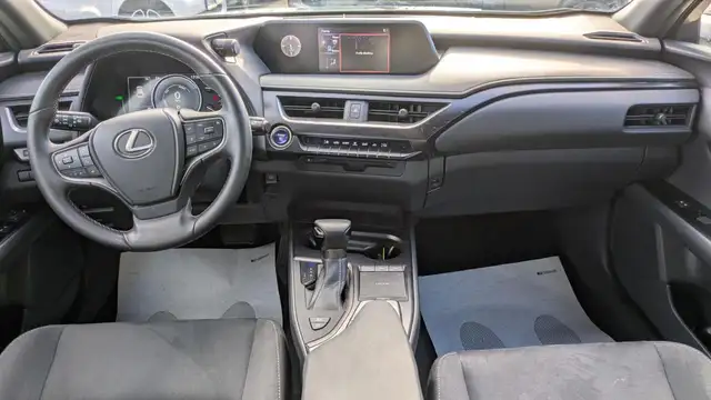 Lexus Ux view 7