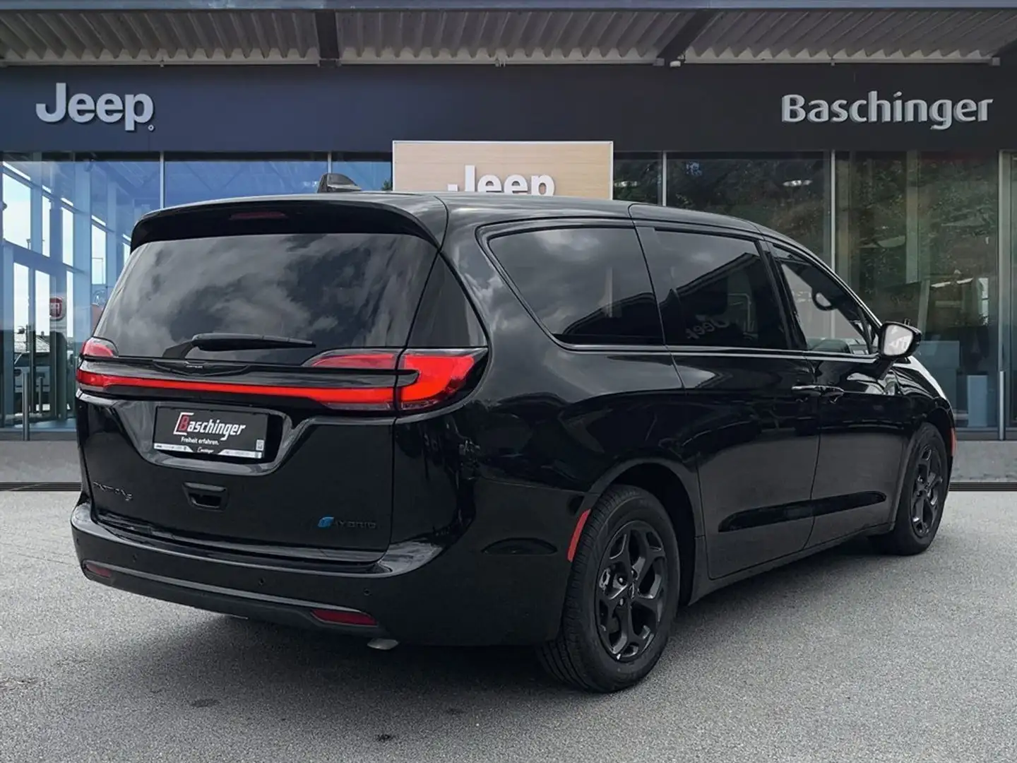Chrysler Pacifica Hybrid 3,6 V6 Limited S Schwarz - 2