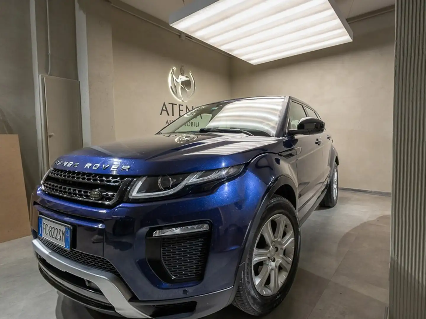 Land Rover Range Rover Evoque 2.0 150cv Td4 allestimento SE Dynamic Blue - 2