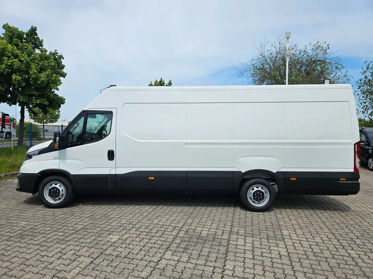 Iveco Daily 35S16H 3.0A8 V Y Weiß - 2