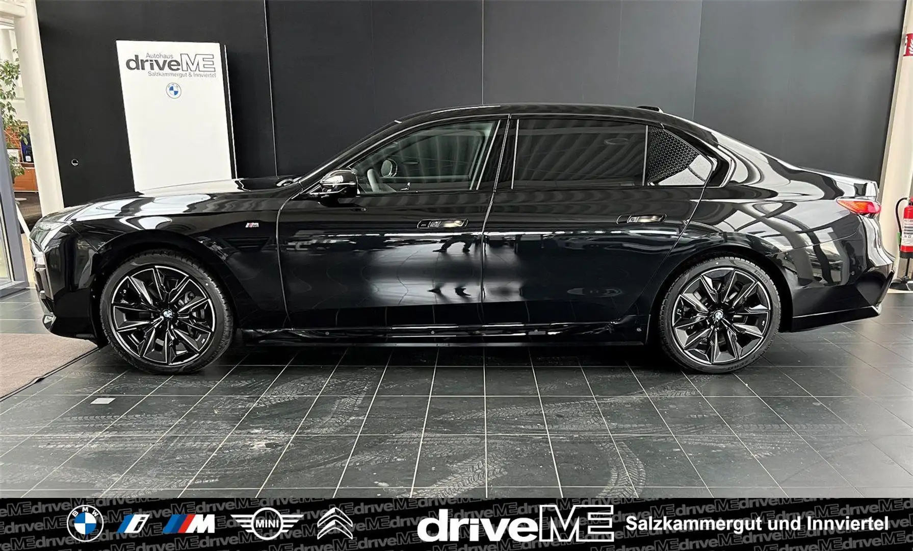 BMW i7 xDrive60 Černá - 2