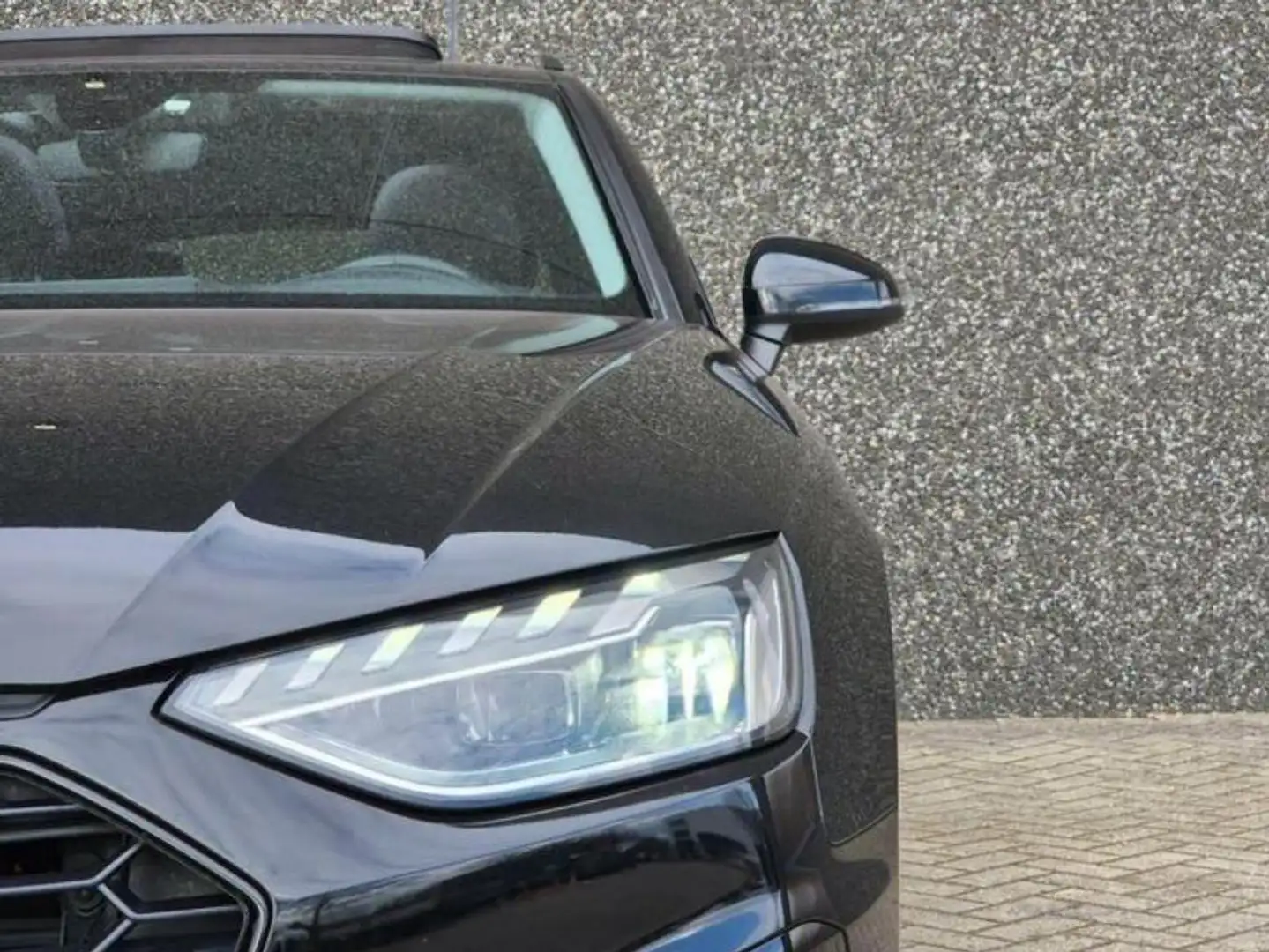 Audi A4 40 TDI Hybride S-Line crna - 2