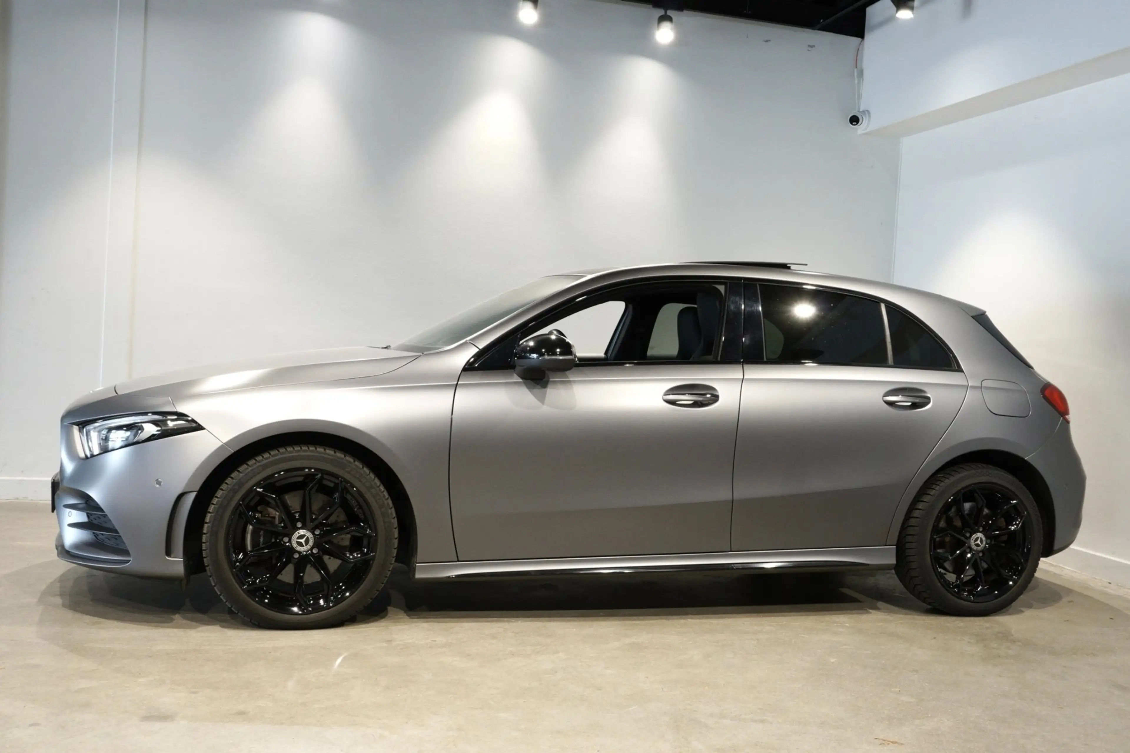 Mercedes-Benz A 250 e AMG Night pack Sfeer|Pano|360|Burmester — photo 7