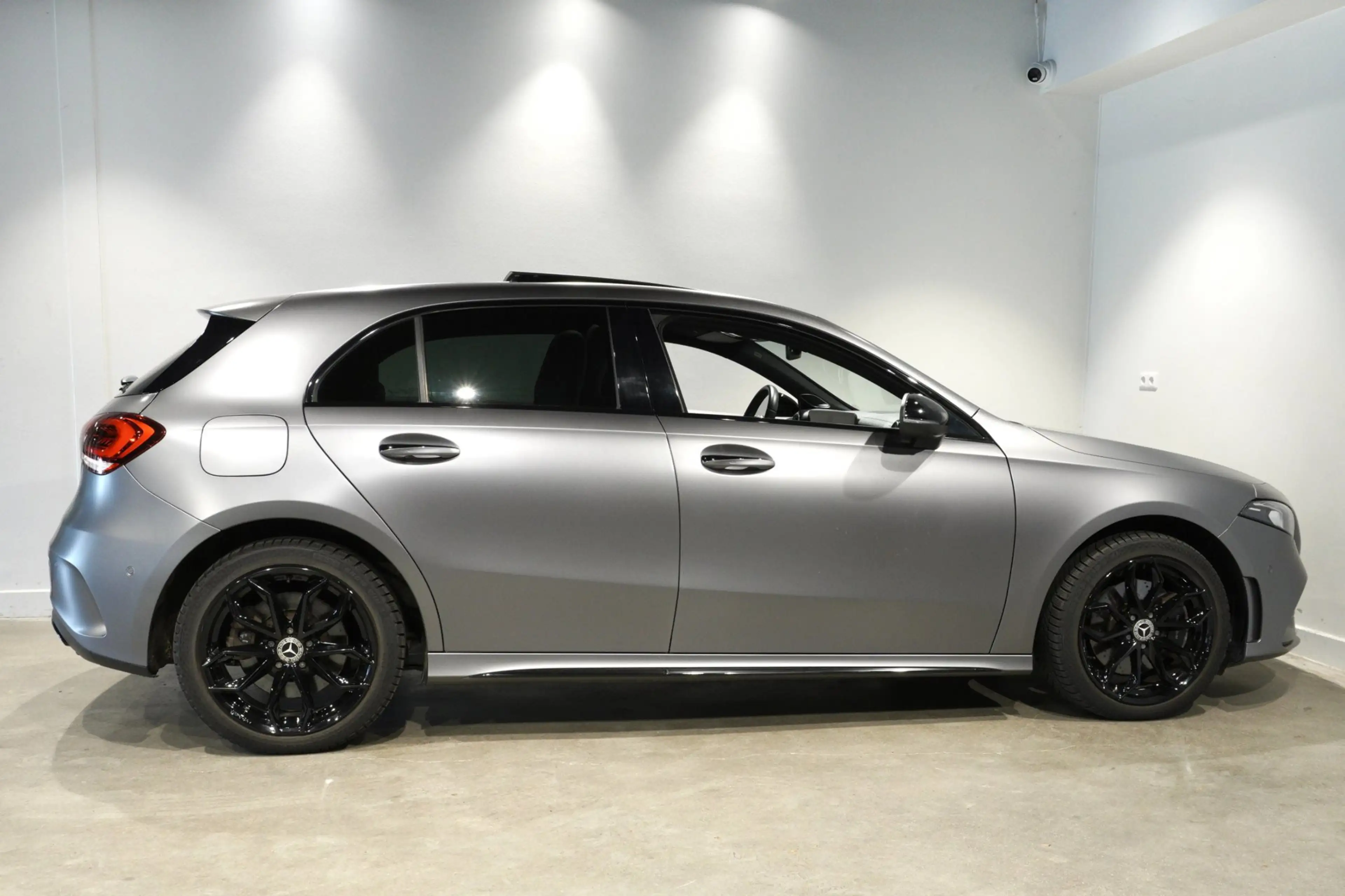 Mercedes-Benz A 250 e AMG Night pack Sfeer|Pano|360|Burmester — photo 6